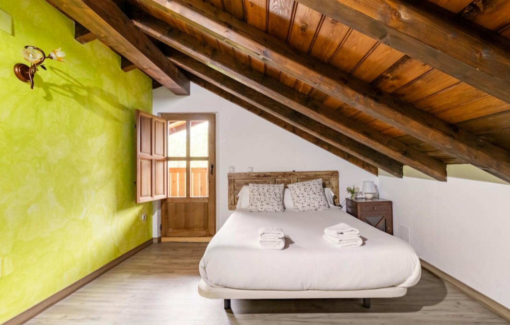 Casa De Pueblo Las Golondrinas De Luena San Miguel de Luena Dış mekan fotoğraf