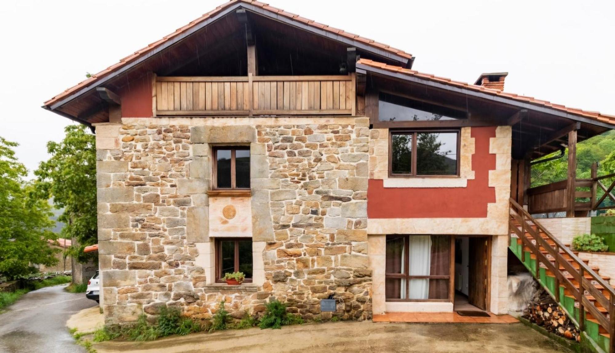 Casa De Pueblo Las Golondrinas De Luena San Miguel de Luena Dış mekan fotoğraf