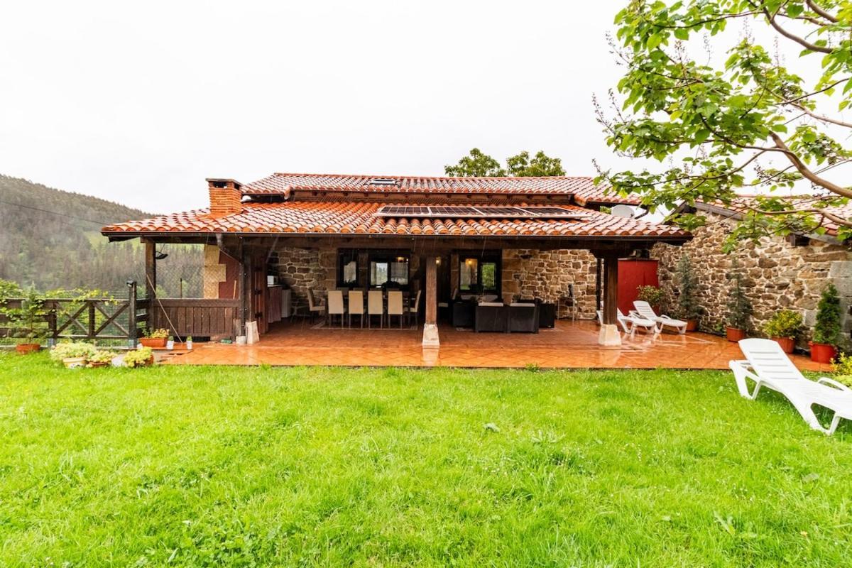 Casa De Pueblo Las Golondrinas De Luena San Miguel de Luena Dış mekan fotoğraf