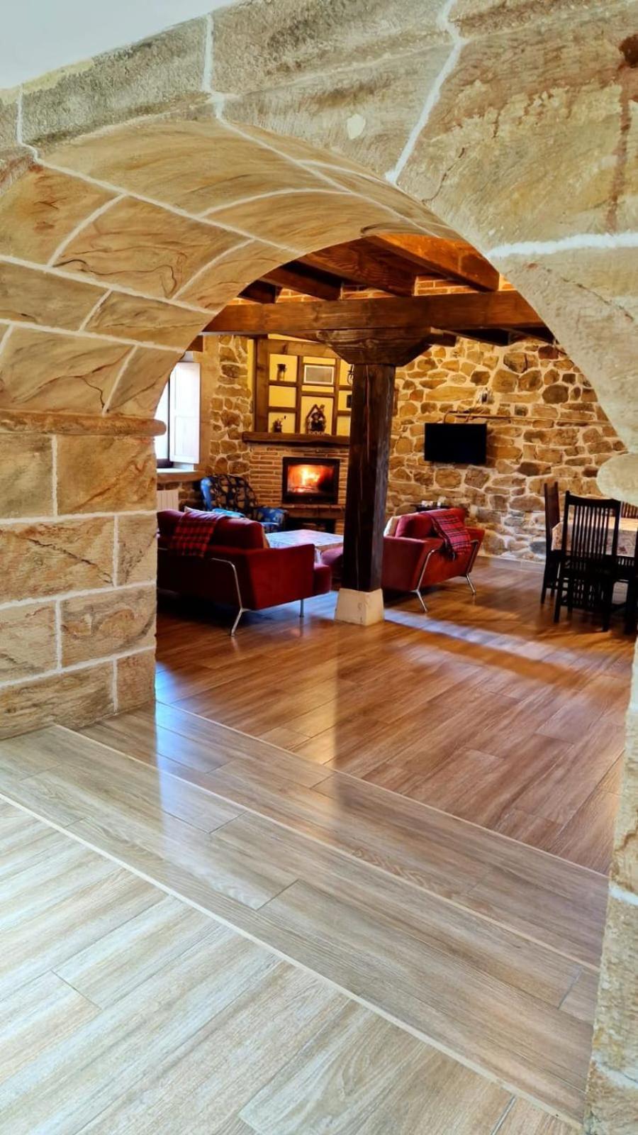 Casa De Pueblo Las Golondrinas De Luena San Miguel de Luena Dış mekan fotoğraf