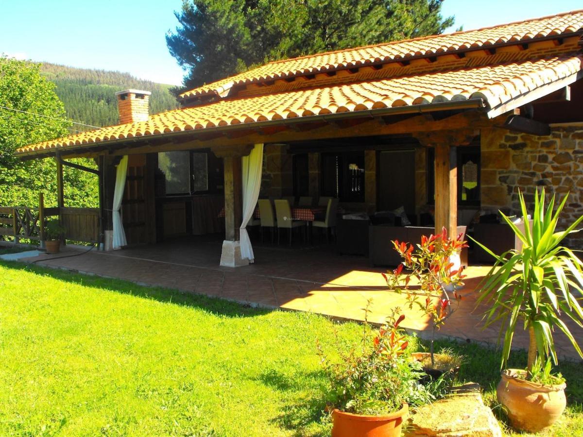 Casa De Pueblo Las Golondrinas De Luena San Miguel de Luena Dış mekan fotoğraf